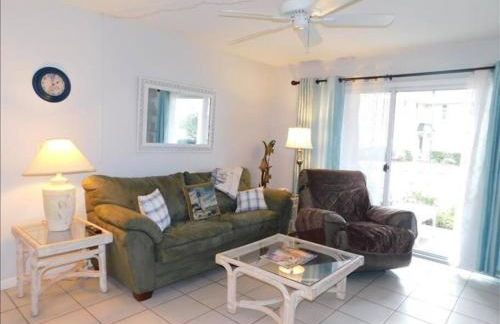 H5 close to the front pool and clubhouse downstairs by lake - Foto 6