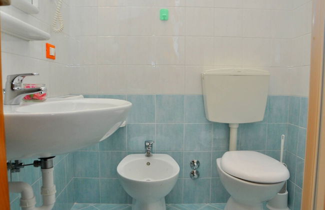 Modern Flat With Terrace for 5 Guests - Beahost - Photo 5