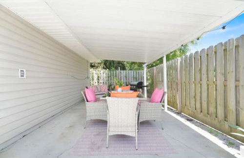 Escape to Paradise w Saltwater Pool 25 Min to PCB - Foto 36