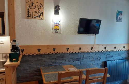 Studio cosy 3 pers à Valfréjus, téléphérique à 20m, animaux admis - FR-1-561-86 - Foto 5