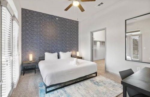 Spacious LUX 2BR 2B Unit in Austin with Pool! - Photo 7