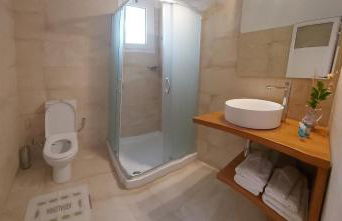 Lorraine's Cottage Style Studios, shared swimming pool and bbq only for guests at Simotata village - Photo 57