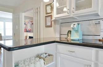 Whimsical Bluebird Cottage Hot Tub Patio Pet Friendly Central Location - Foto 12