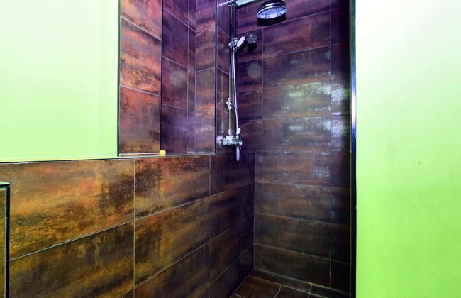 A Beautiful Art Nouveau House With an Enormous Garden - Foto 24