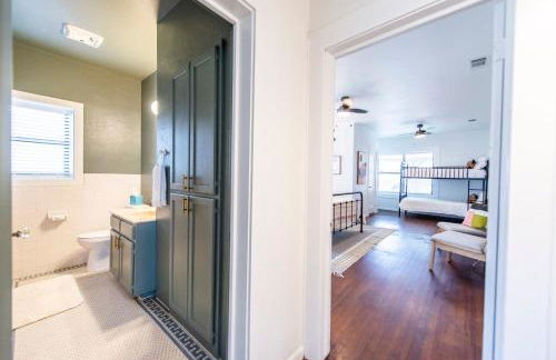 Newly Updated Cozy 1927 Uptown Tudor 4 min to Magnolia - Photo 40