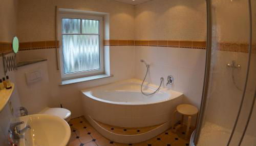 Apartments Stiftshof - Foto 4, towels, Shower