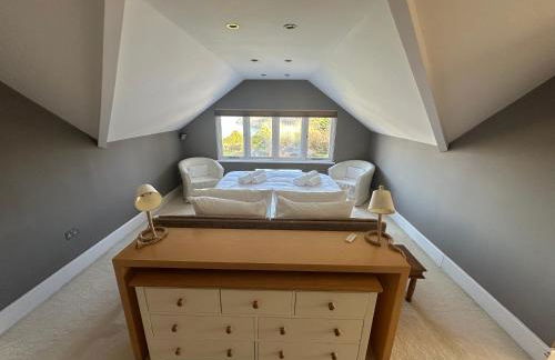 Penarvon House - Stunning Waterfront Escape with Games Room - Foto 39