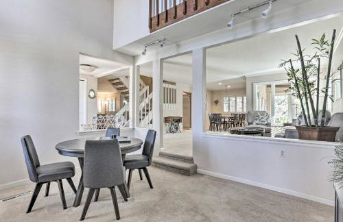 Near Shops & Eats! Centennial Home w/ Sunroom - Foto 11