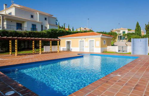 Apt MC - with pool - Photo 21