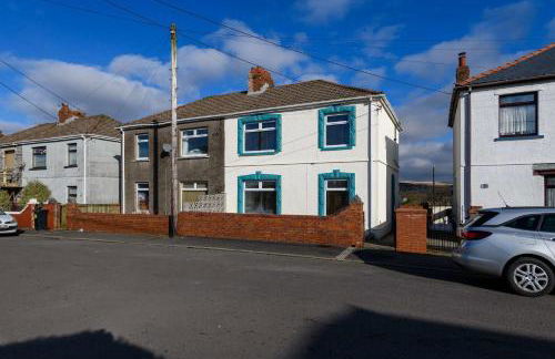 Welsh 3 Bedroom Retreat w Garden Parking Wifi - Photo 25