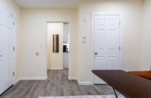 Luxe Retreat 2 Bedroom Hideaway Minutes from NYC - Foto 8