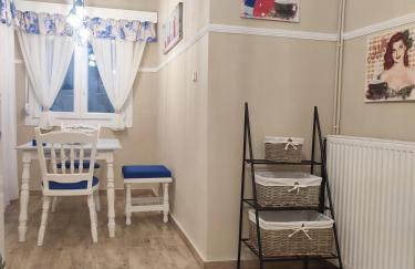 ALICE'S ARt HOUSE - Photo 20