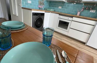 APARTAMENTO NUEVO CÉNTRICO en PRIMERA Línea de playa con vistas al Mar, Piscina, aire acondicionado y wifi - Foto 7