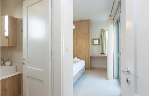 Nature Retreat Green Oasis Villa with Private Pool & Rooftop Hot Tub - Foto 25