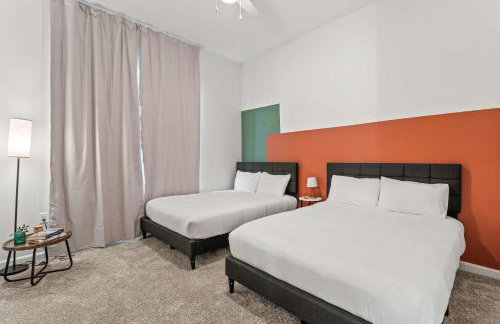 Riviere 3BR Apartment Stylish King Family Pets Friendly Pool & Gym Near Epic Universe - Foto 5