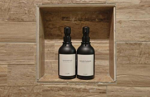 Rustic Modern Cabin with Hot Tub near rafting and Great Smokey Mountains - Foto 46