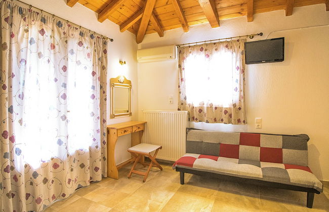 Armamento Villa - Photo 10