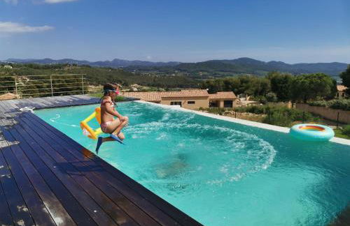 Villa La Voile au Vent - Sur les collines de la Cadière d'Azur - Villa spacieuse, 4 chambres, climatisée avec piscine à débordement, Vue mer et collines - Foto 1
