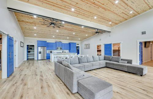 Riverfront Caddo Shack Home with Views and Fire Pit - Foto 6