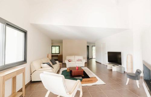 Beautiful contemporary villa 160 m with pool - Foto 3