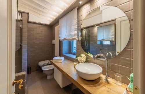 Villa esclusiva nella torre del castello di Tignano tra lusso, storia e natura nel cuore del Chianti - Foto 42