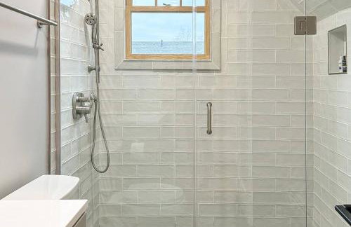 Spacious Arts Crafts Village Home Perfect Summer Base Near Trails Events - Foto 35