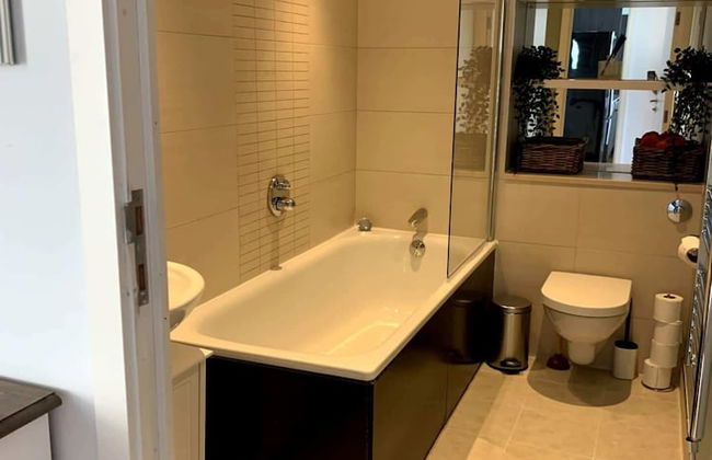 Stylish 2 Bedroom Apartment - Foto 15