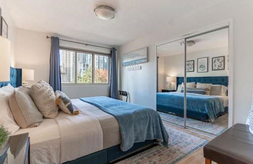 Vibrant Downtown, King Bed, Work Desk & Kitchen - Foto 8