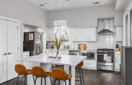 Modern Luxury Rooftop Deck, 3 mi to Downtown - Foto 3