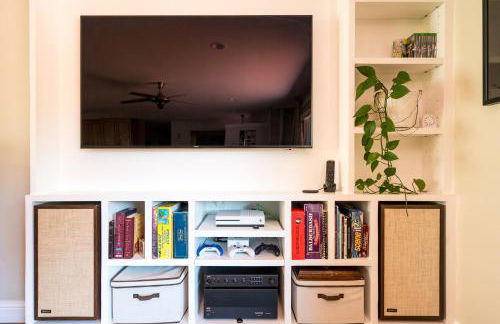 Serene Vineyard Chateau with Pool, Hot Tub, BBQ - Foto 33