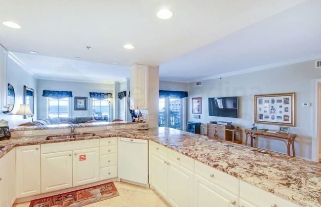 Deluxe Condo at the heart of Main Beach by RedAwning - Foto 10