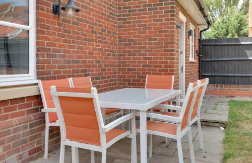 Elizabeth II Five Bedroom Spacious Home - Foto 42