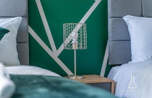 Luxury Birmingham City Centre Townhouse with BALCONY- Sleeps 10 - FREE Parking - Perfect for Contractors, Business Travellers, Families and other Groups - Near Bullring, Newstreet, Selfridges, NEC, NIA & Birmingham airport - Photo 55