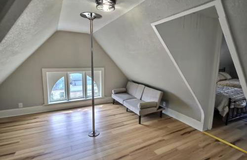 Sleeps 30+ • 10BR Mansion •Events • Bar • Backyard - Foto 31