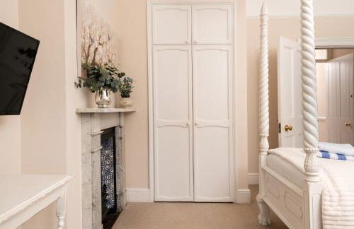 Downwood Vineyard Manor House in Idyllic Countryside - Photo 76