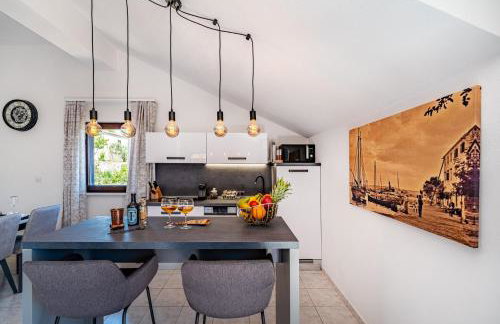 Villa Kadena - Luxury Seaside Villa with Private Heated Pool - Photo 23