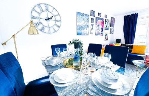 City Centre 3 Bedroom House Sleep upto 9 Guests with Garden and Parking - Foto 20