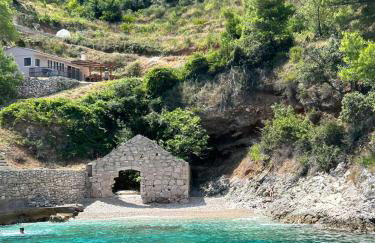 Beach Alone - Foto 1