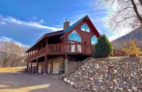 Large Off-Grid Luxury Cabin- creek land & views - Foto 1