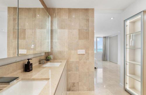 Amazing Ocean and 1 Hotel pool Views 2BR 3BA w Balcony - Foto 10