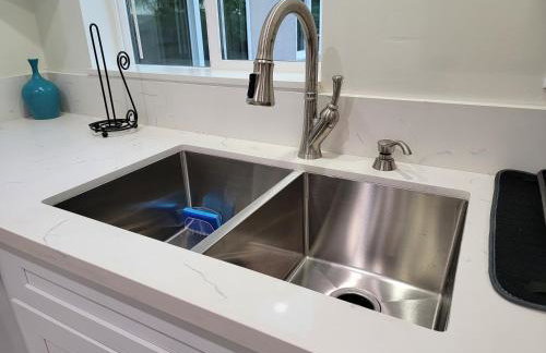 Modern 2BR Guest Suite w En-Suite Bathrooms 10 min to Rodeo Drive Near Kaiser and Cedars hospitals - Foto 19