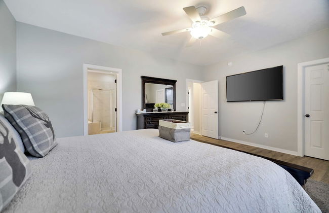 The Nest at Pinecrest by Avantstay Spacious Deck, Game Room, Fire Pit - Foto 27