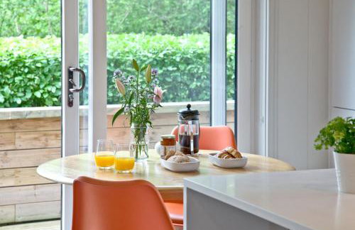 Orchard Lodge, Strawberryfield Park - Photo 11