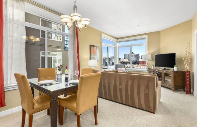 Corner Unit in the Middle of It All - Foto 7