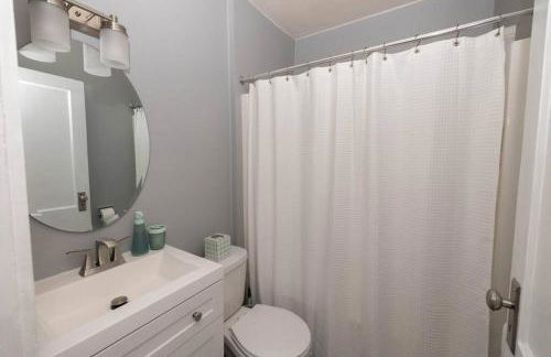 Charming Cozy Cottage with Hot Tub - Foto 25