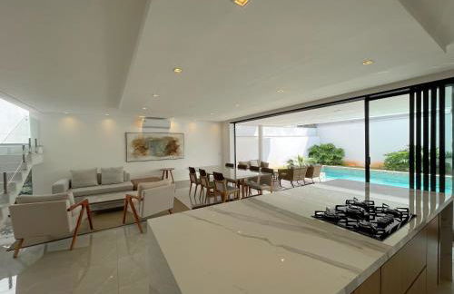 Casa moderna alto padrão em condomínio - Foto 29