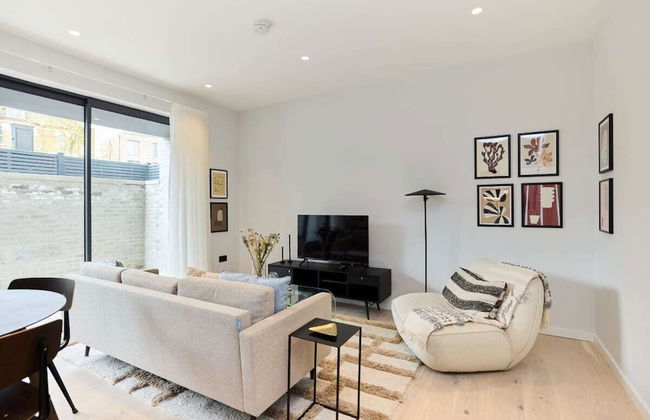 The Brondesbury Quarters - Modern 2bdr Flat With Balcony + Parking - Foto 1