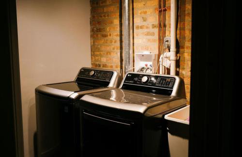 Top 1 Rated 4BR Lincoln Park House - King Bed - Photo 69