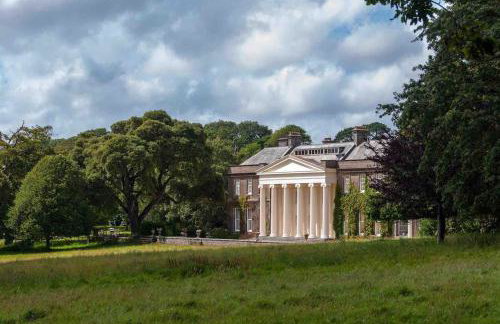 The Cuckoo's Retreat - Luxurious home with private garden & jacuzzi - Photo 59