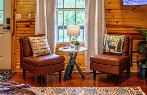 Riverfront Little Red Cabin, Hot Tub, World-class Trout Fishing, Views & Boat Access - Photo 63